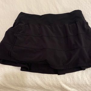 Black lululemon pace rival skirt